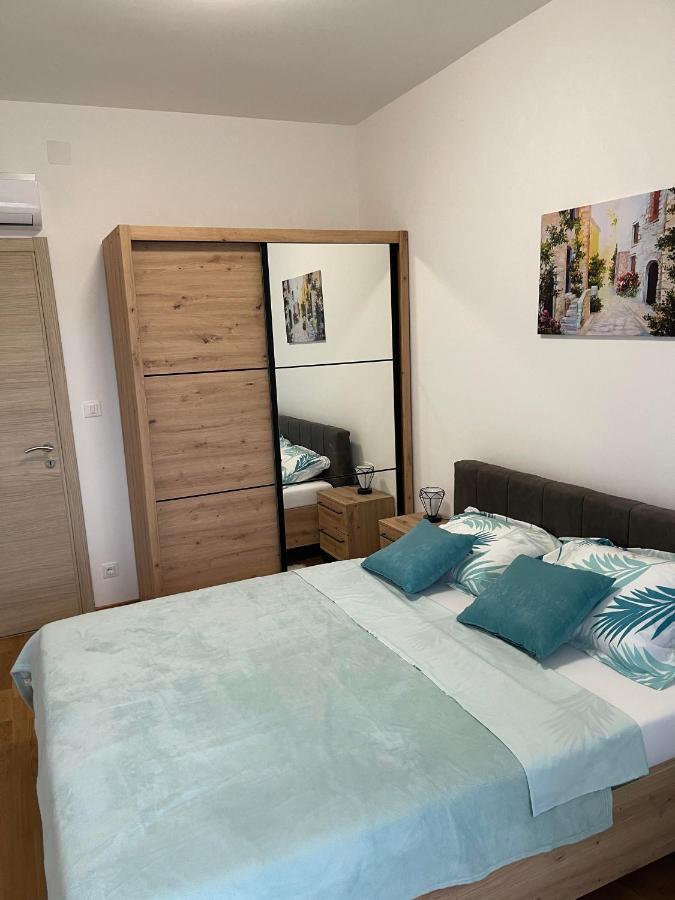 Apartman Iva Tivat Ngoại thất bức ảnh